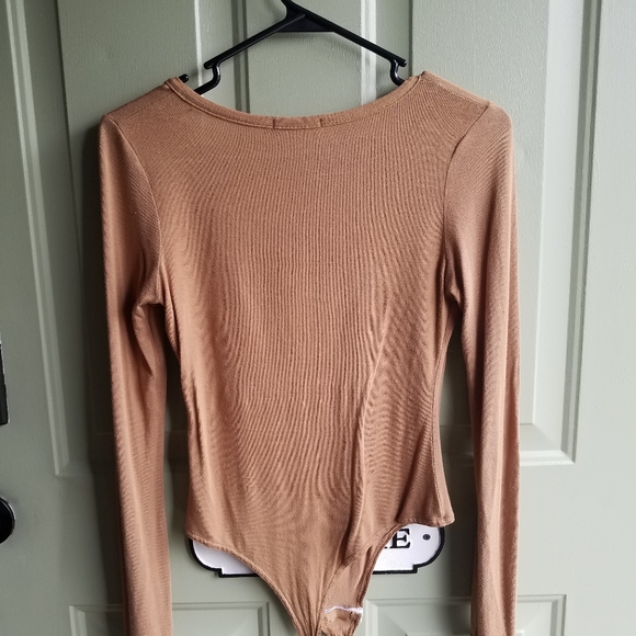 Tan bodysuit - Picture 3 of 4